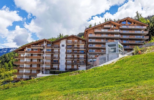 Nendaz Apartment | Nice apartment for 6 guests with hot tub, WIFI, TV and balcony