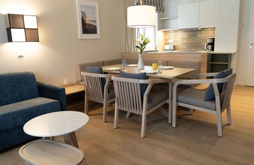 Tarnewitz Apartment | Nice apartment for 4 people with pool, WIFI, TV, terrace and parking