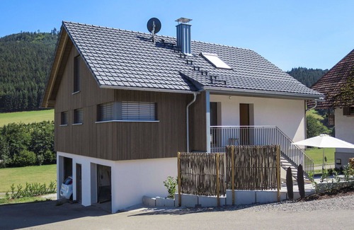 Hofstetten Apartment | Nice apartment for 4 guests with WIFI, TV, terrace and parking