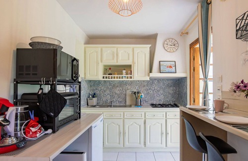 Kerlouan Apartment | Nice apartment for 2 guests with WIFI, TV, patio, pets allowed and parking