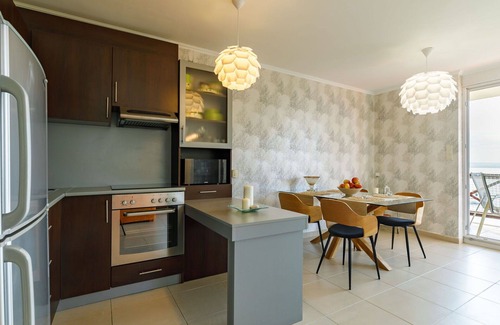 Balatonoszod Apartment | Nice apartment for 4 people with WIFI, TV, balcony and parking