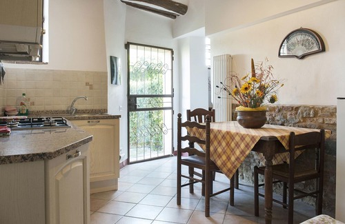 San Gimignano Apartment | Nice apartment for 4 people with pool, WIFI, A/C, pets allowed, panoramic view and parking