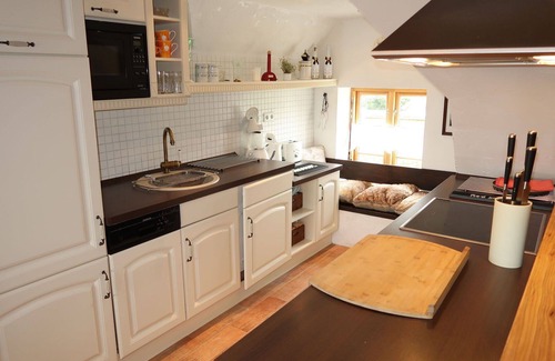 Neugalmsbull Apartment | Nice apartment for 2 guests with hot tub, WIFI, TV, terrace, pets allowed and parking