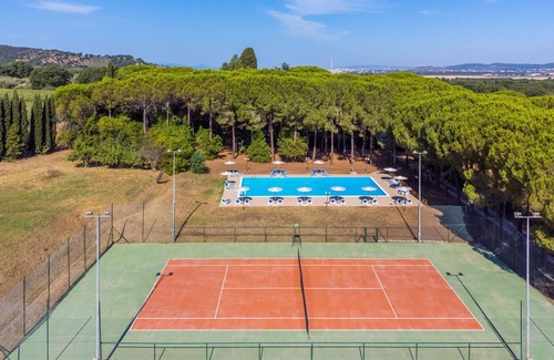 Scarlino Apartment | Nice apartment for 2 guests with pool, WIFI, TV, terrace and parking