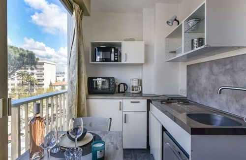 Pointe Croisette Apartment | Nice apartment for 2 people with WIFI, TV and parking