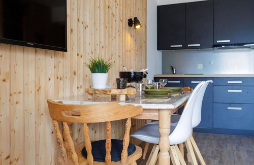 Veysonnaz Apartment | Nice apartment for 3 guests with WIFI, TV, balcony and parking