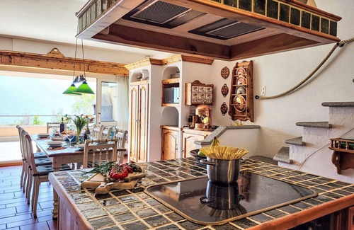 Locarno Apartment | Nice apartment for 4 guests with WIFI, pool, TV, patio, pets allowed, panoramic view and parking