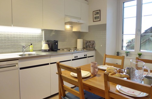 Unterseen Apartment | Nice apartment for 4 people with WIFI, TV, patio and parking