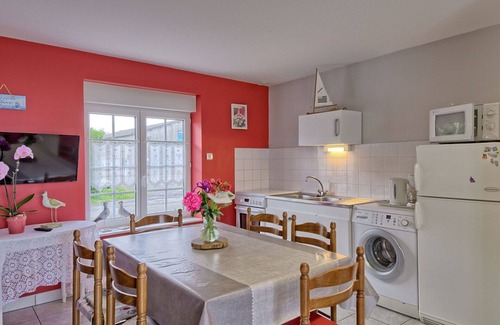 Ille-et-Vilaine Apartment | Nice apartment for 4 people with WIFI, TV and terrace