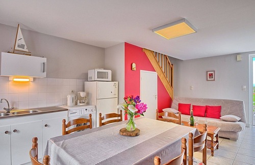 Ille-et-Vilaine Apartment | Nice apartment for 4 people with WIFI, TV and terrace
