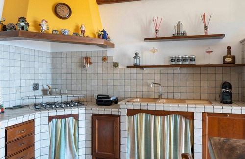 Artallo Apartment | Nice apartment for 4 guests with A/C, WIFI, TV, patio and parking