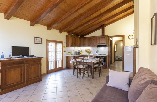 Borgo Apartment | Nice apartment for 4 guests with WIFI, TV, patio, pets allowed and panoramic view