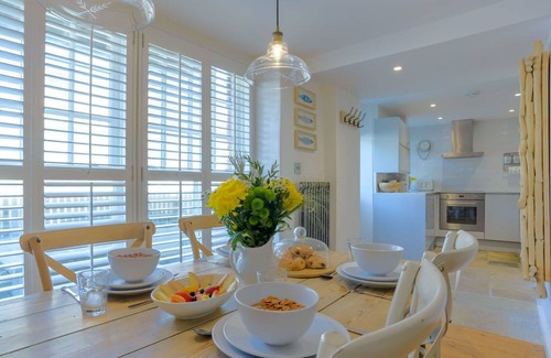 Trebarwith Apartment | Nice apartment for 4 guests with WIFI, TV, patio, pets allowed and parking