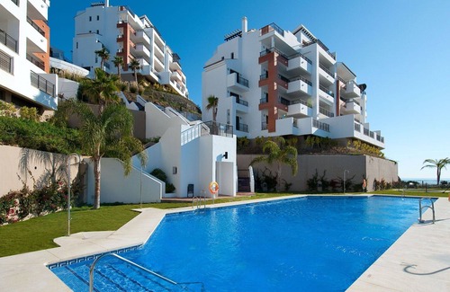 Torrox Costa Apartment | Nice apartment for 4 guests with A/C, WIFI, pool, TV, terrace, pets allowed and parking