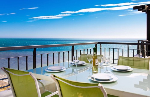 Torrox Costa Apartment | Nice apartment for 4 guests with A/C, WIFI, pool, TV, terrace, pets allowed and parking