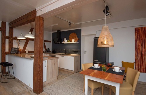 Suhl Apartment | Nice apartment for 4 guests with WIFI, TV, patio, pets allowed and parking