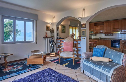 Santa Maria - Rezzonico Apartment | Nice apartment for 4 people with WIFI, TV, terrace, pets allowed and parking