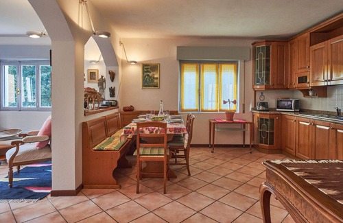 Santa Maria - Rezzonico Apartment | Nice apartment for 4 people with WIFI, TV, terrace, pets allowed and parking
