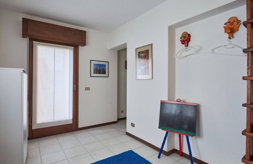 Santa Maria - Rezzonico Apartment | Nice apartment for 4 people with WIFI, TV, terrace, pets allowed and parking