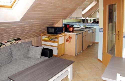 Juliusruh Apartment | Nice apartment for 4 people with WIFI, TV, balcony and pets allowed