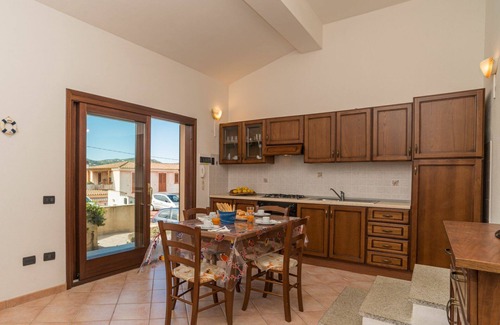 Porto Pollo Apartment | Nice apartment for 4 people with WIFI, TV, terrace, pets allowed and parking