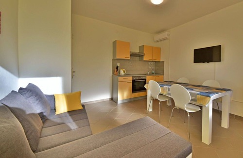 Sibinj Krmpotski Apartment | Nice apartment for 4 people with WIFI, A/C, TV, terrace and parking