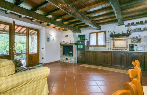 Montieri Apartment | Nice apartment for 5 guests with WIFI, TV, terrace, pets allowed and parking