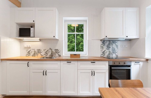 Hrensko Apartment | Nice apartment for 6 guests with WIFI, TV, patio, pets allowed and parking