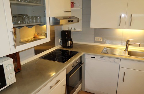 Neuenkirchen Apartment | Nice apartment for 7 people with WIFI, TV, pets allowed and parking