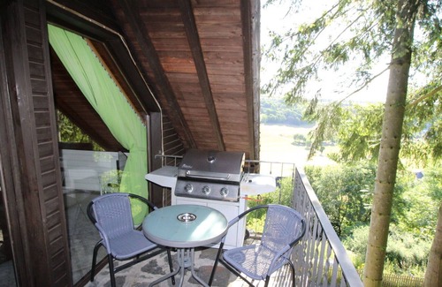 Immerath Apartment | Nice apartment for 7 guests with WIFI, TV, balcony, pets allowed and parking