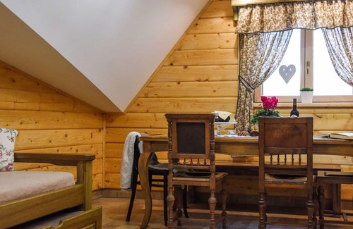 Pec pod Snezkou Apartment | Nice apartment for 8 people with WIFI, TV, balcony, pets allowed and parking