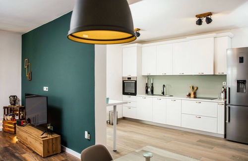 Donji Prolozac Apartment | Nice apartment for 8 people with hot tub, A/C, private pool, WIFI, TV, terrace and panoramic view