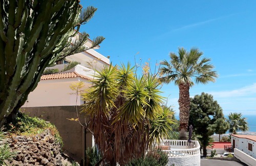 Las Cuevecitas Apartment | Nice apartment for 2 guests with WIFI, pool, TV, terrace and parking