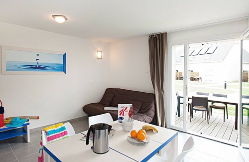 Auberville Apartment | Nice apartment for 2 guests with WIFI, TV, terrace, pets allowed and parking