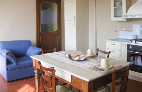Cossombrato Apartment | Nice apartment for 4 people with WIFI, A/C, pool, TV, patio and pets allowed