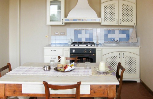 Cossombrato Apartment | Nice apartment for 4 people with WIFI, A/C, pool, TV, patio and pets allowed