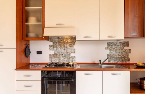 Gera Lario Apartment | Nice apartment for 4 people with WIFI, balcony, pets allowed, panoramic view and parking