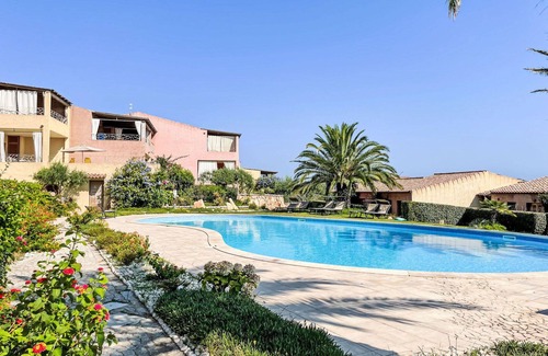 Porto Pozzo Apartment | Nice apartment for 6 guests with WIFI, pool, A/C, terrace, pets allowed and parking