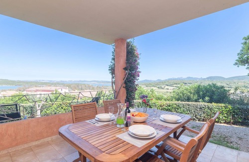 Porto Pozzo Apartment | Nice apartment for 6 guests with WIFI, pool, A/C, terrace, pets allowed and parking