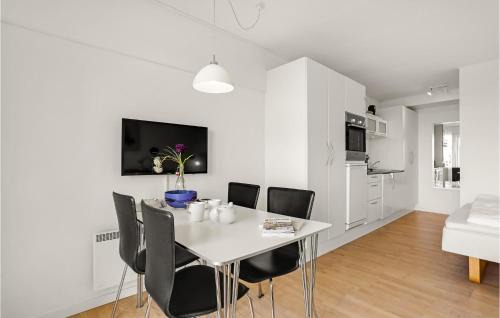 Sandkaas Apartment | Nice Apartment In Allinge With Wifi