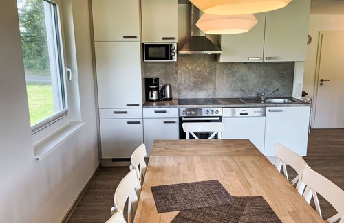 Hechthausen House | Nice apartment in villa for 8 people with pool, WIFI, TV, terrace, pets allowed and parking