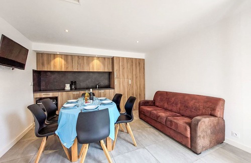 Pleherel-Plage-Vieux-Bourg House | Nice apartment in villa for 6 guests with WIFI, TV, terrace, pets allowed and parking