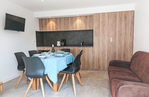 Pleherel-Plage-Vieux-Bourg House | Nice apartment in villa for 6 guests with WIFI, TV, terrace, pets allowed and parking
