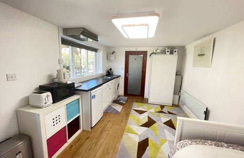 Christchurch Apartment | Nice Apartment in Bexleyheath