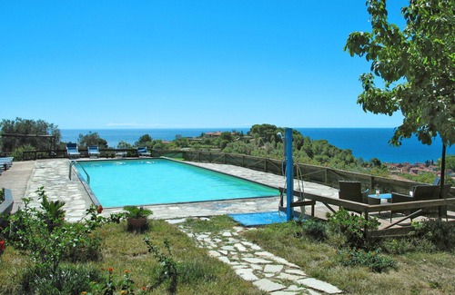 San Lorenzo al Mare House | Nice apartment in villa for 4 people with A/C, pool, patio, pets allowed, panoramic view and par.
