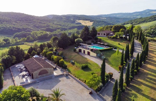 Montecatini Val di Cecina House | Nice apartment in villa for 6 guests with A/C, pool, WIFI, TV, patio, pets allowed and parking