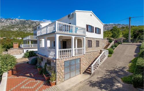 Senj Apartment | Nice Apartment In Jablanac With Kitchen