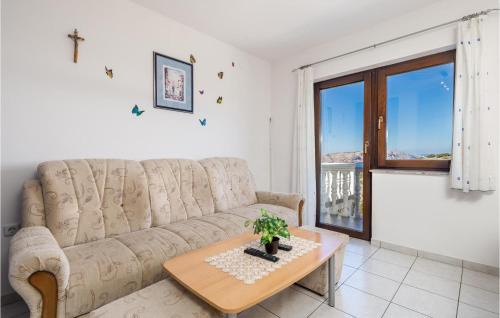 Senj Apartment | Nice Apartment In Jablanac With Kitchen