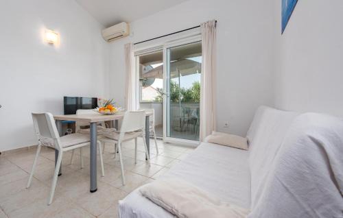 Jakisnica Apartment | Nice Apartment In Jakisnica With Wifi