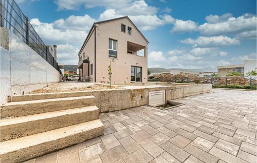 Kastel Novi Apartment | Nice Apartment In Kastel Novi With Wifi